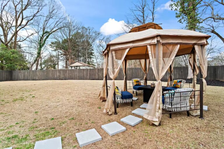 Cozy 2-Bedroom Townhome4_converted