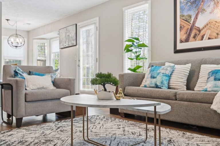 Cozy Modern House & Office72
