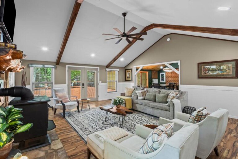 Serene Woodland Retreat94