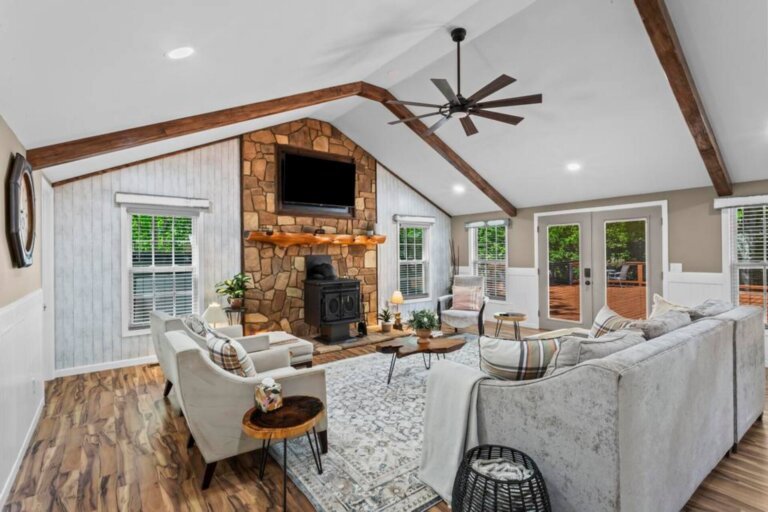Serene Woodland Retreat98
